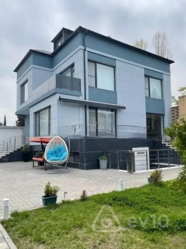 Satılır 5 otaqlı həyət evi 410 m²