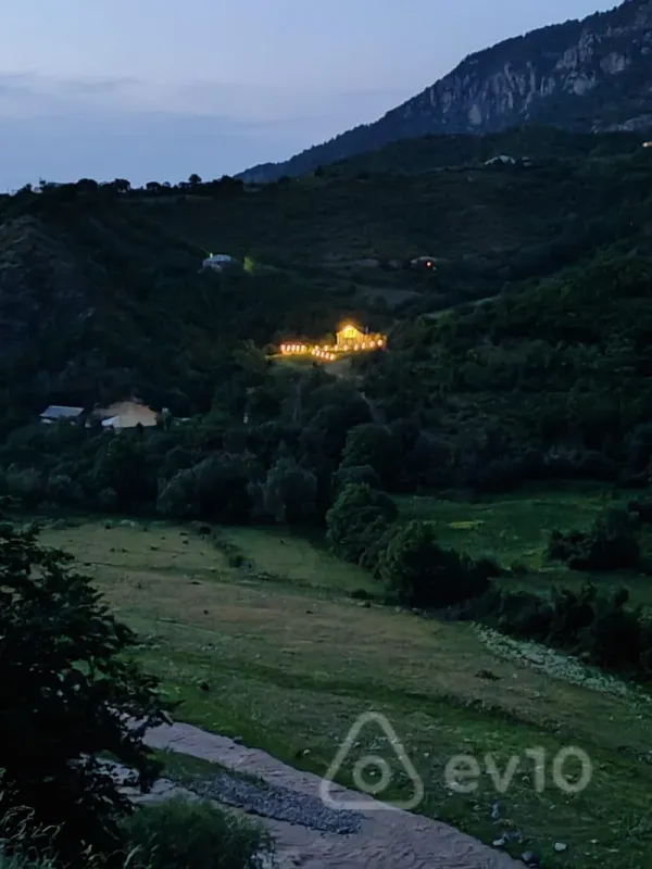 Satılır 4 otaqlı həyət evi 170 m²