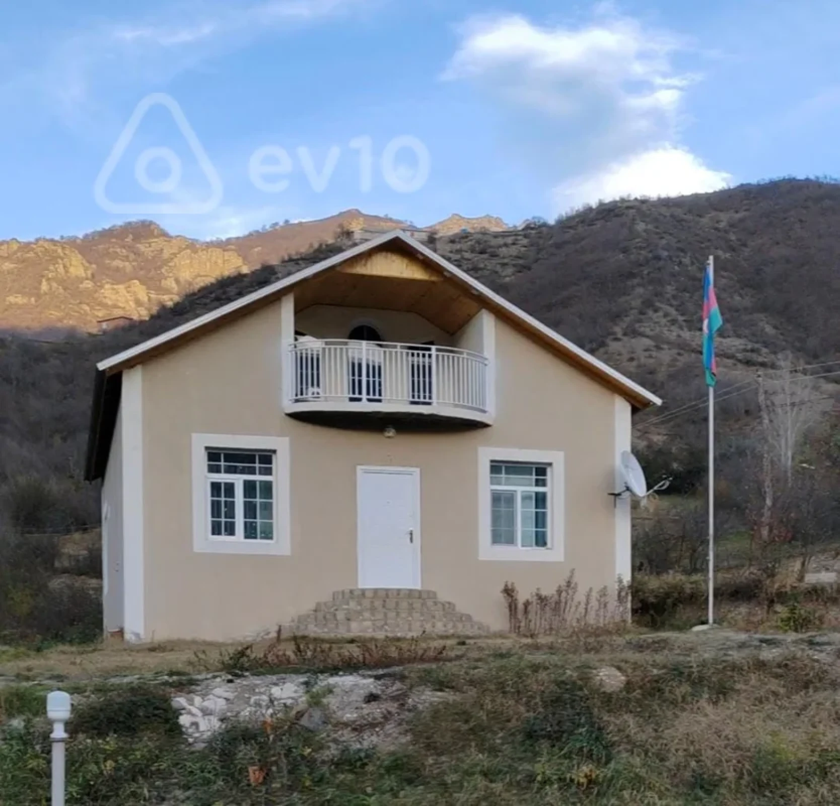 Satılır 4 otaqlı həyət evi 170 m²