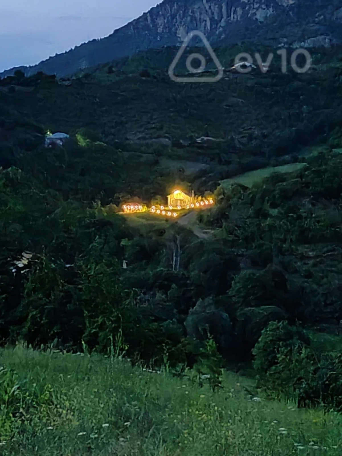 Satılır 4 otaqlı həyət evi 170 m²