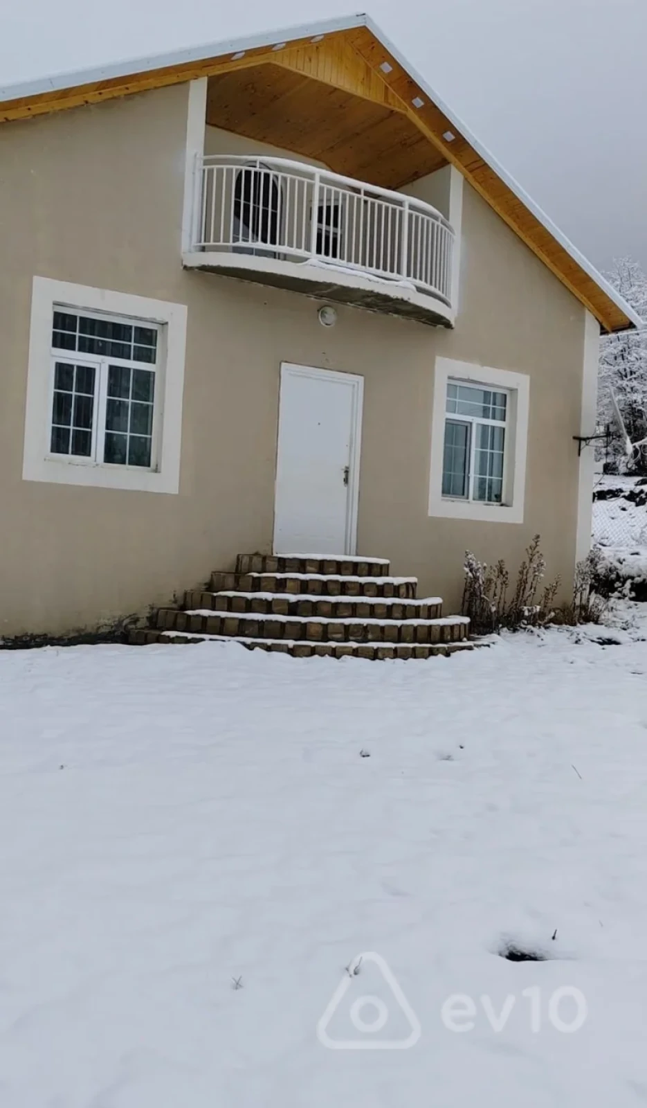 Satılır 4 otaqlı həyət evi 170 m²