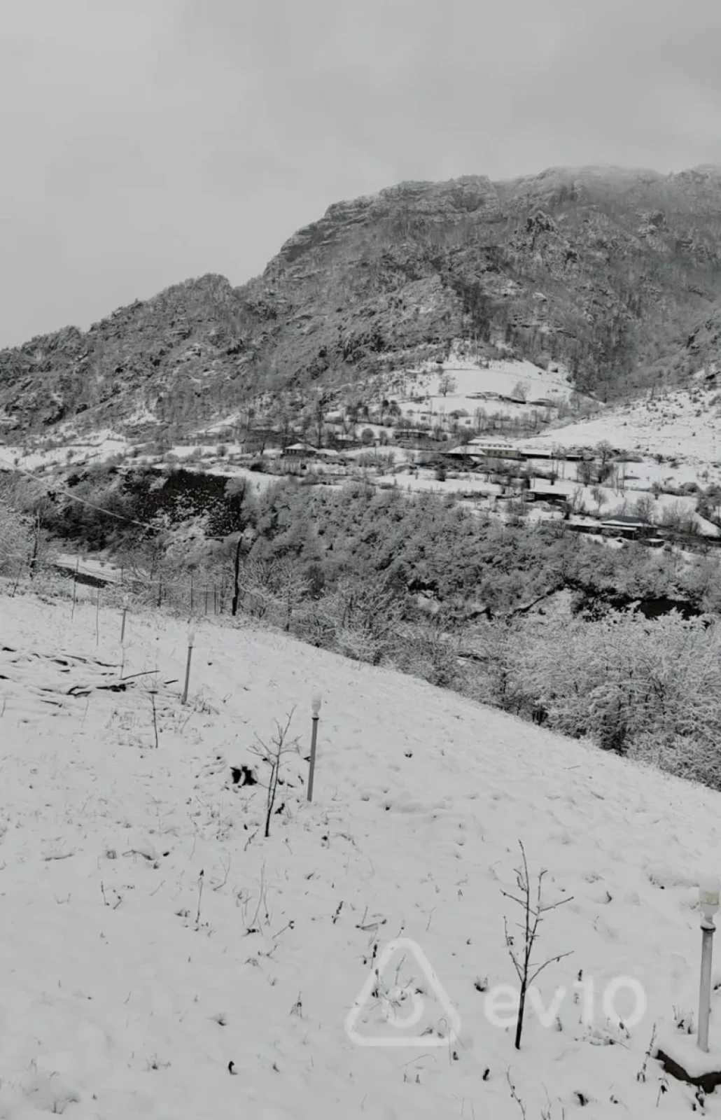 Satılır 4 otaqlı həyət evi 170 m²