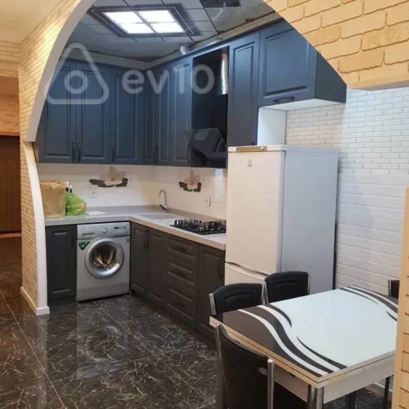 Kirayə verilir 3 otaqlı yeni tikili 75 m²