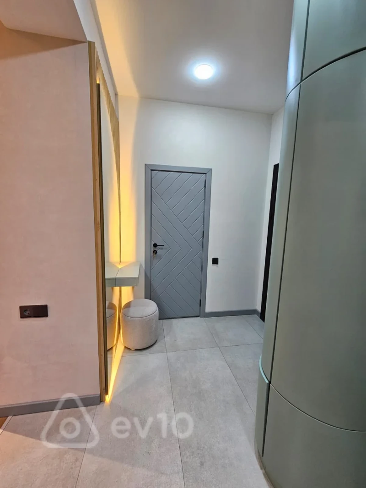 Kirayə verilir 2 otaqlı yeni tikili 62 m²