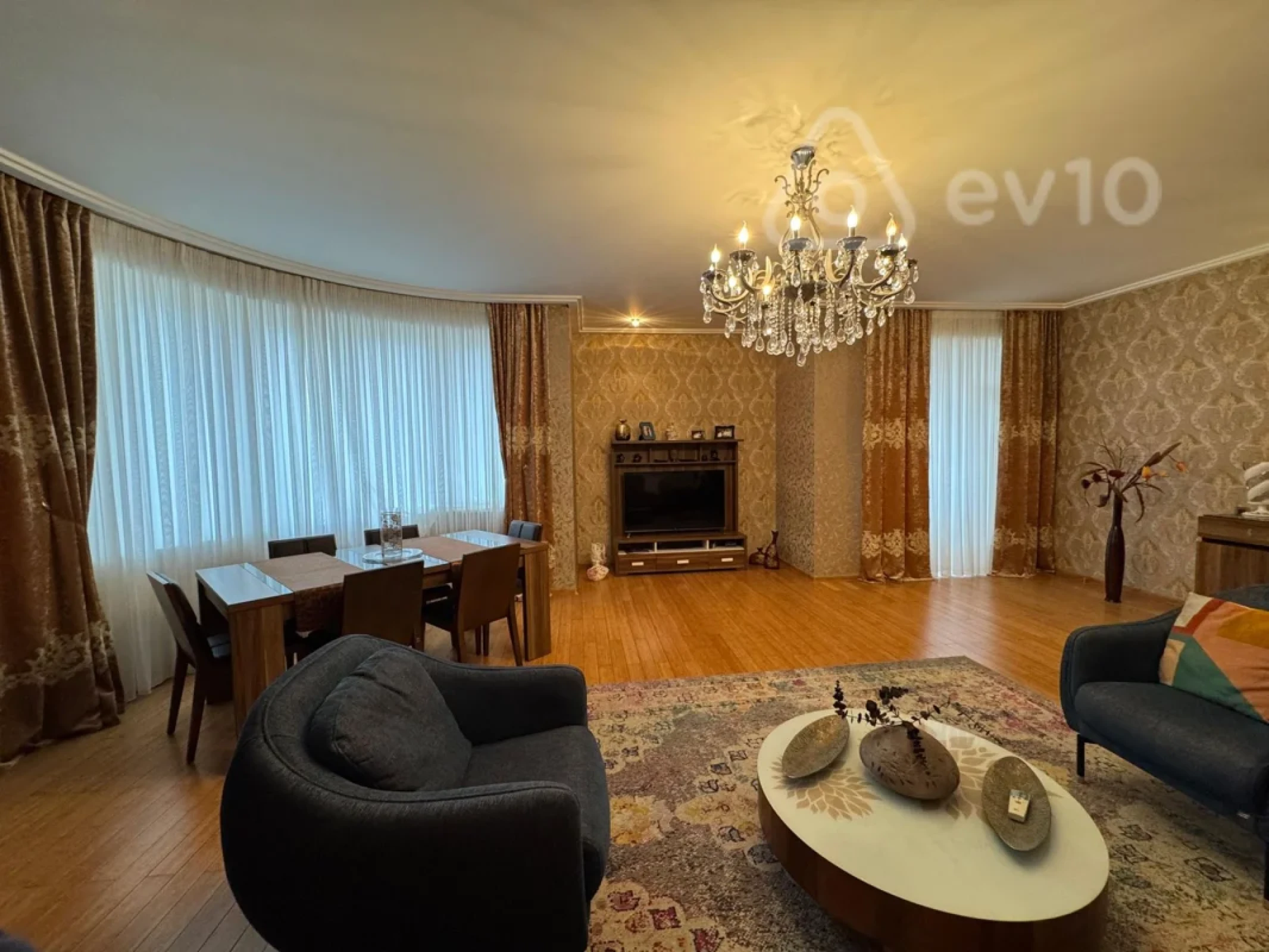 Satılır 4 otaqlı yeni tikili 200 m²