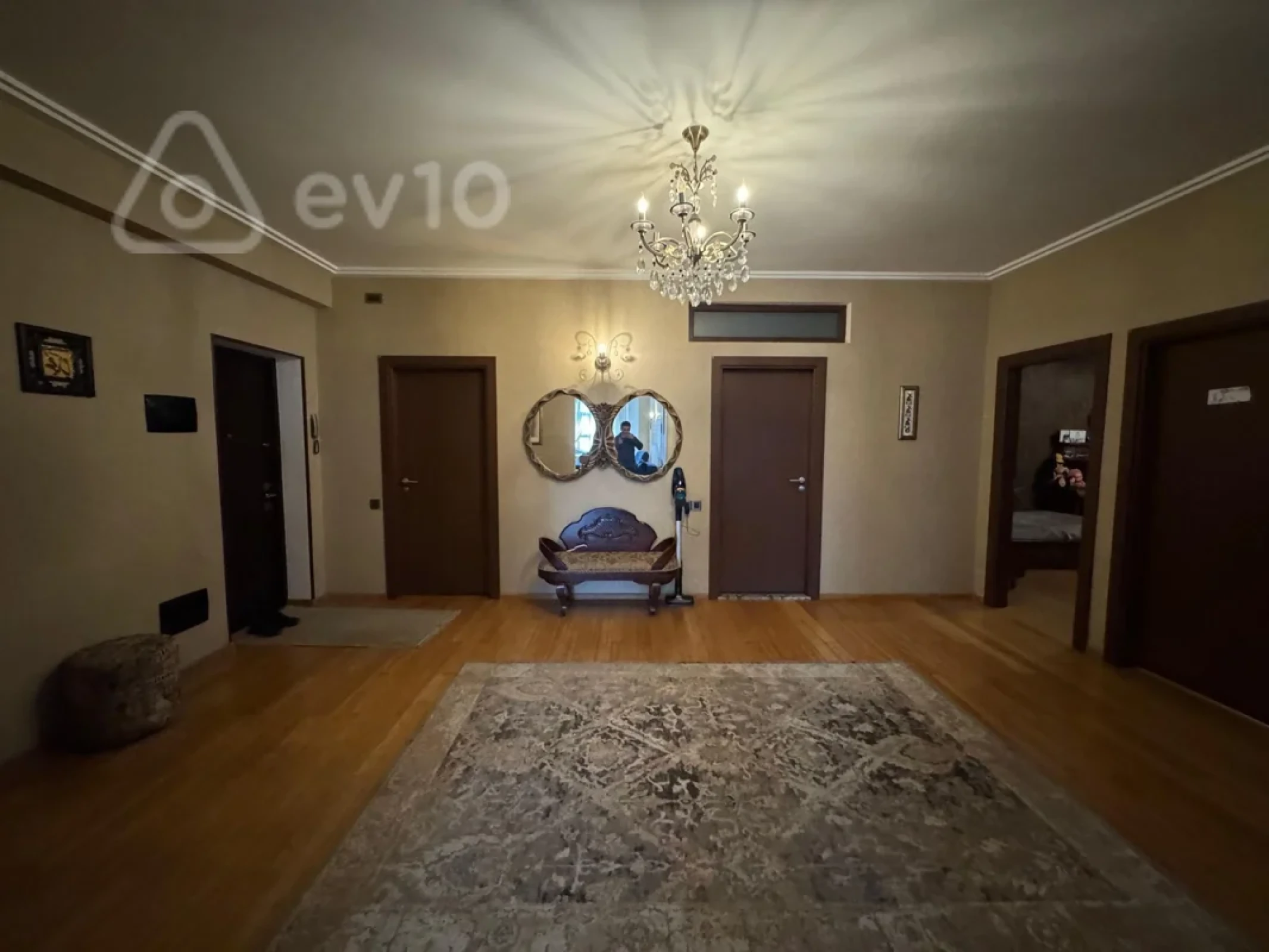 Satılır 4 otaqlı yeni tikili 200 m²