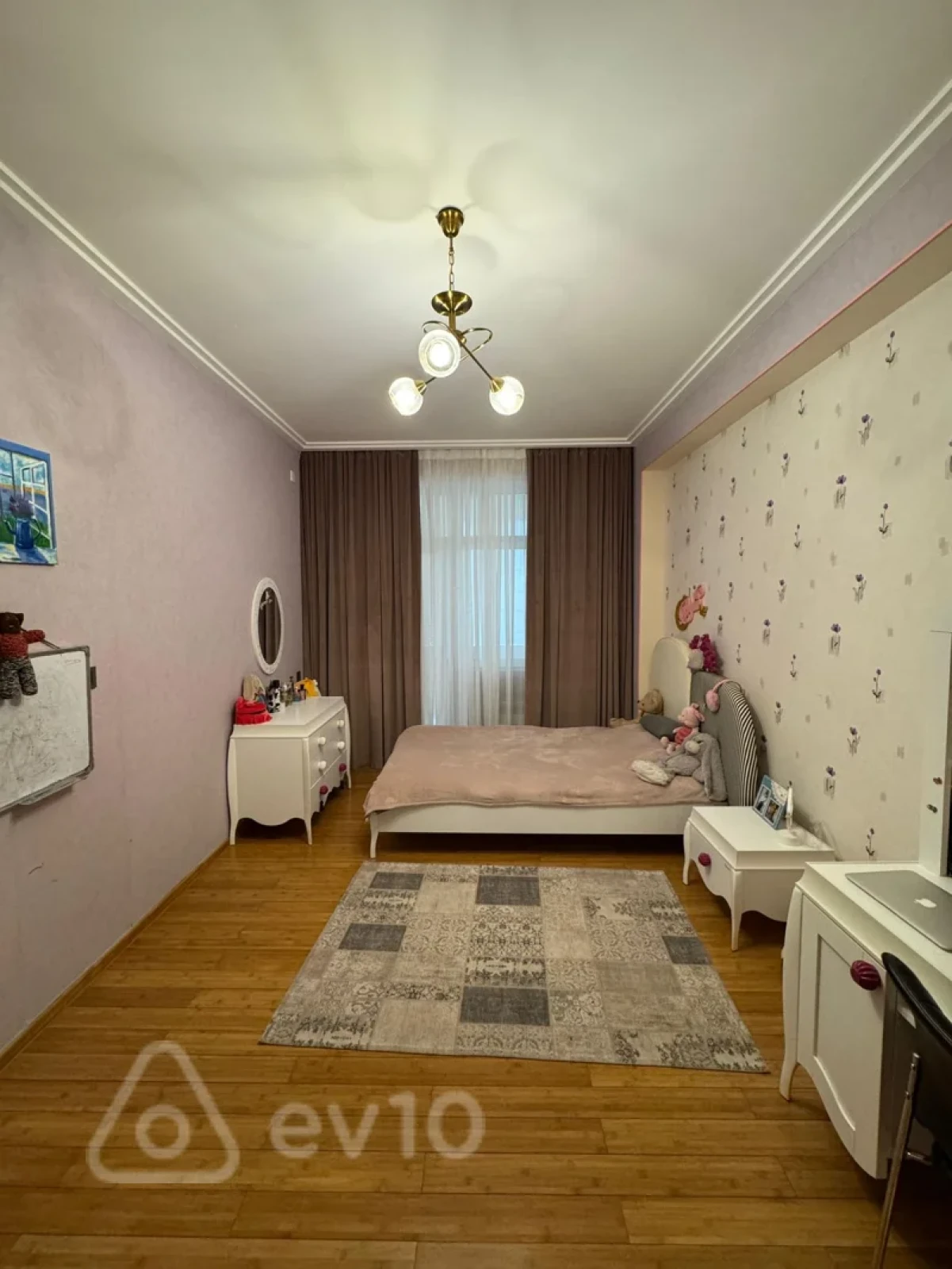 Satılır 4 otaqlı yeni tikili 200 m²