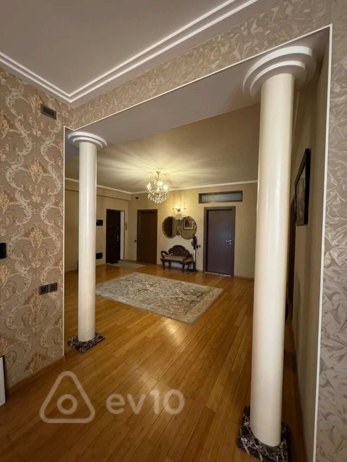 Satılır 4 otaqlı yeni tikili 200 m²