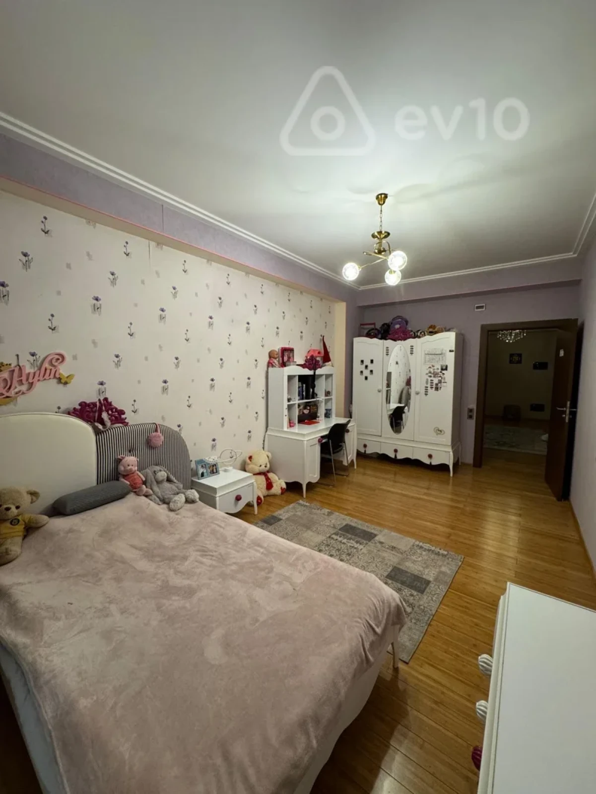 Satılır 4 otaqlı yeni tikili 200 m²