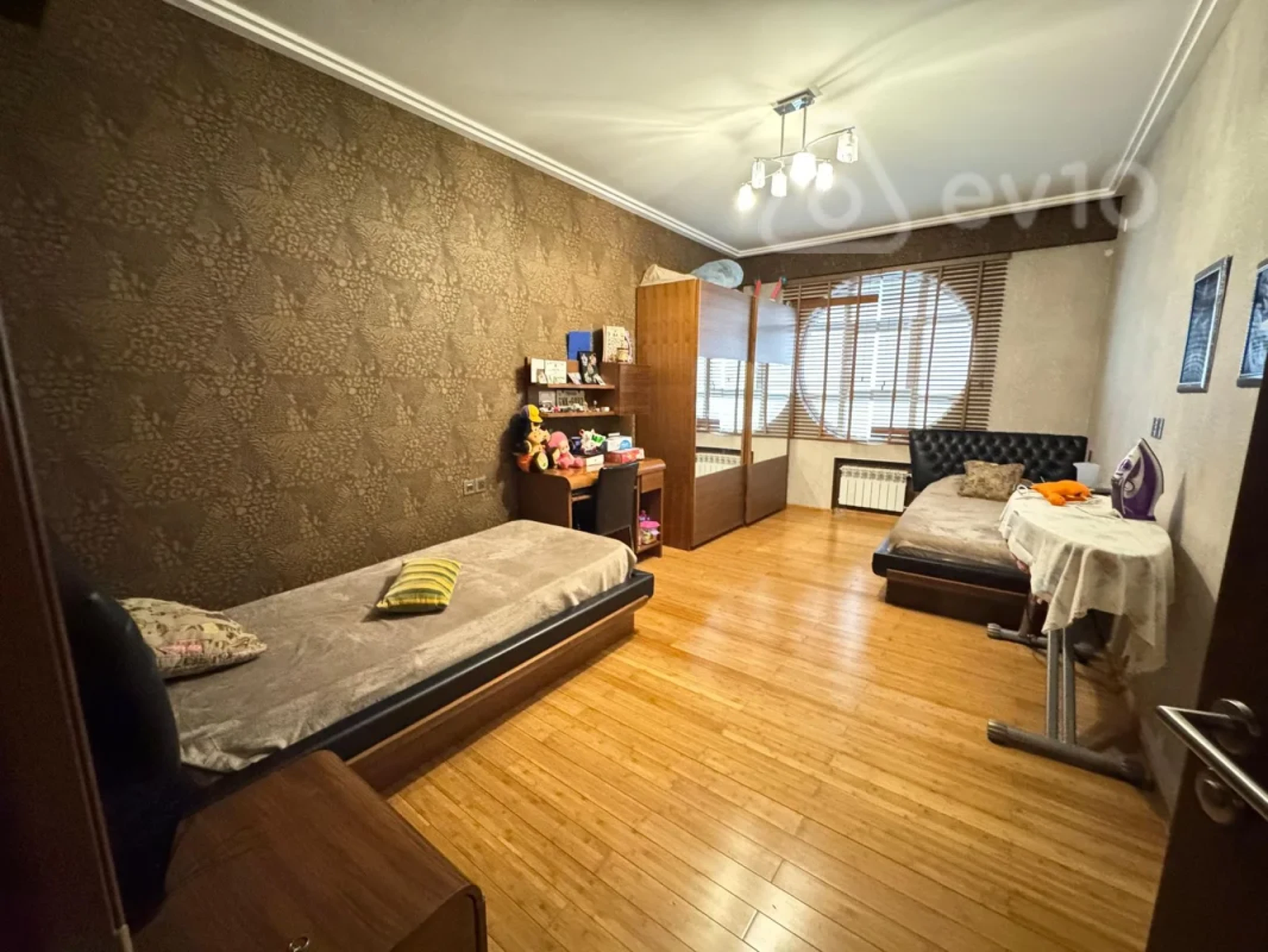 Satılır 4 otaqlı yeni tikili 200 m²