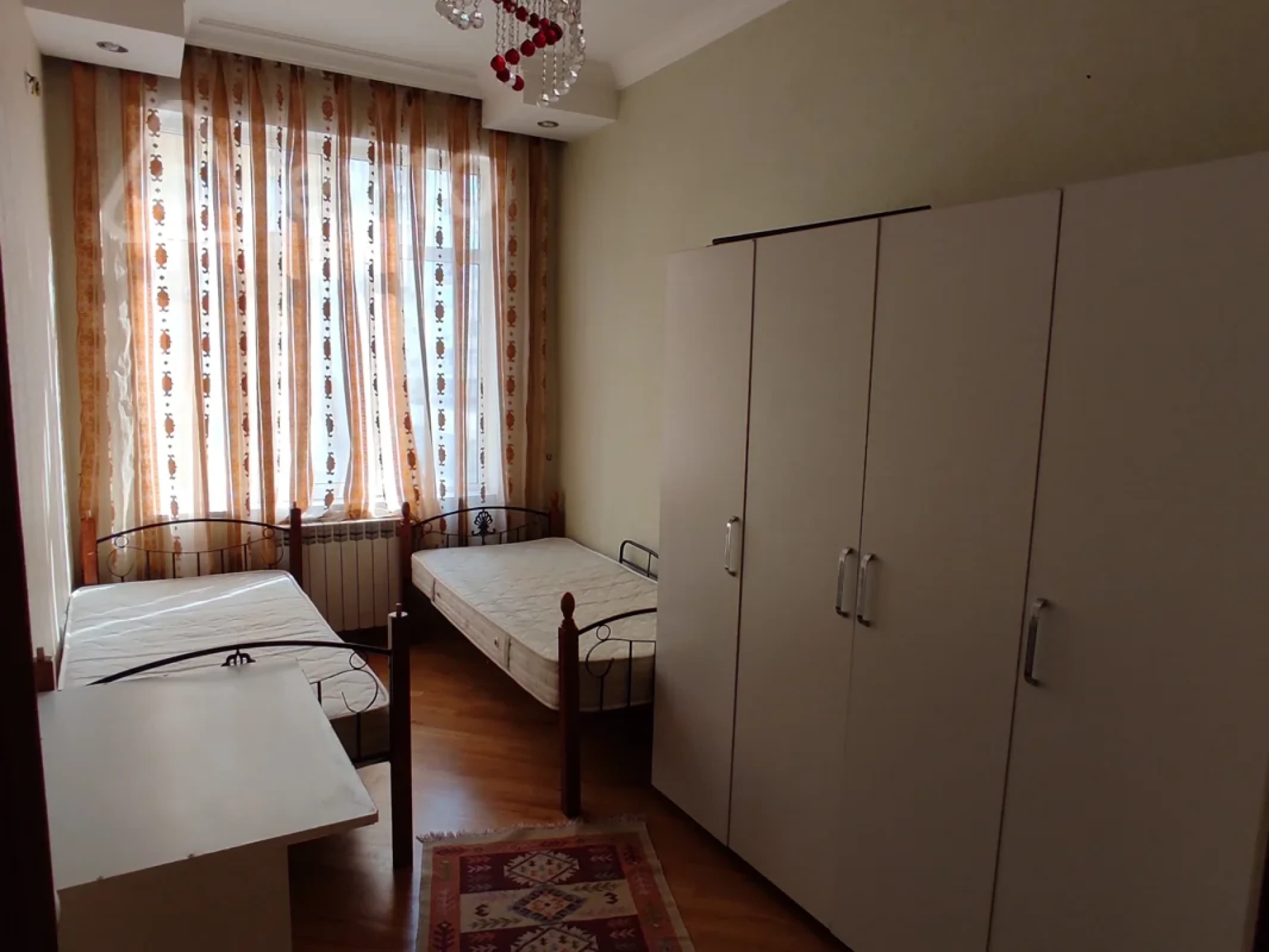 Kirayə verilir 3 otaqlı yeni tikili 110 m²