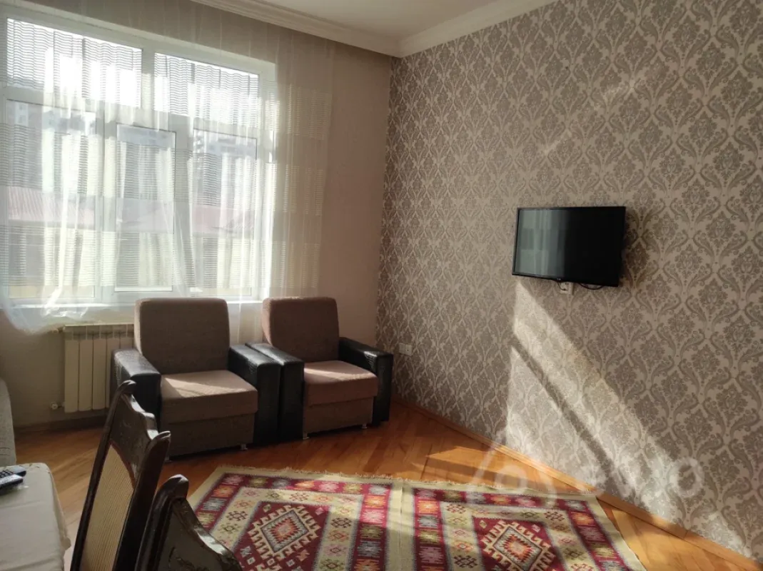 Kirayə verilir 3 otaqlı yeni tikili 110 m²