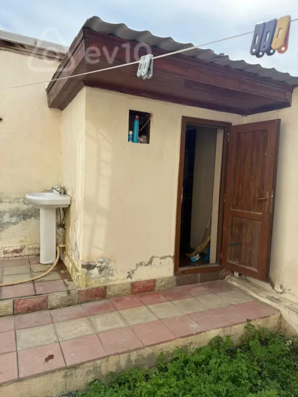 Satılır 4 otaqlı həyət evi 110 m²