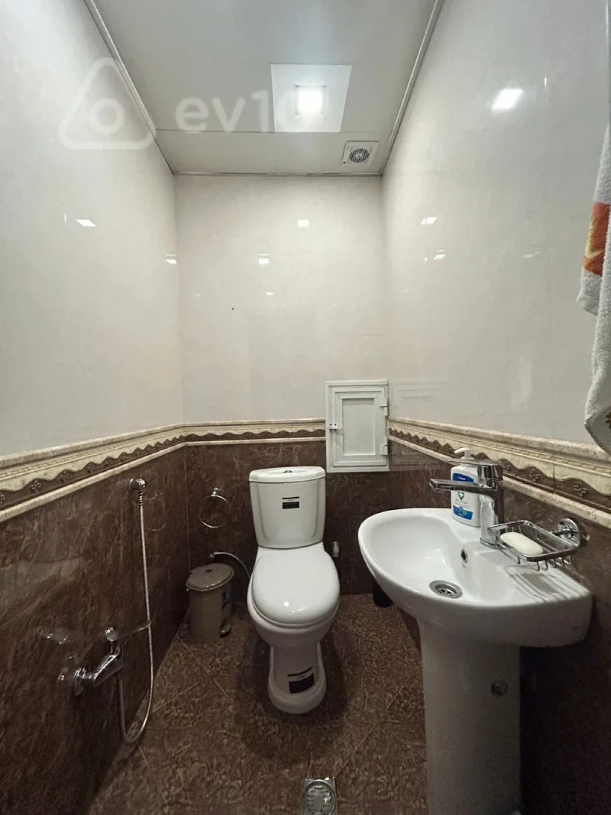 Satılır 3 otaqlı yeni tikili 110 m²