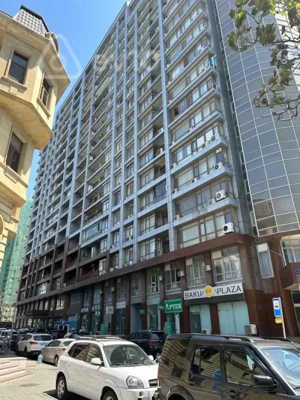 Kirayə verilir 3 otaqlı yeni tikili 150 m²