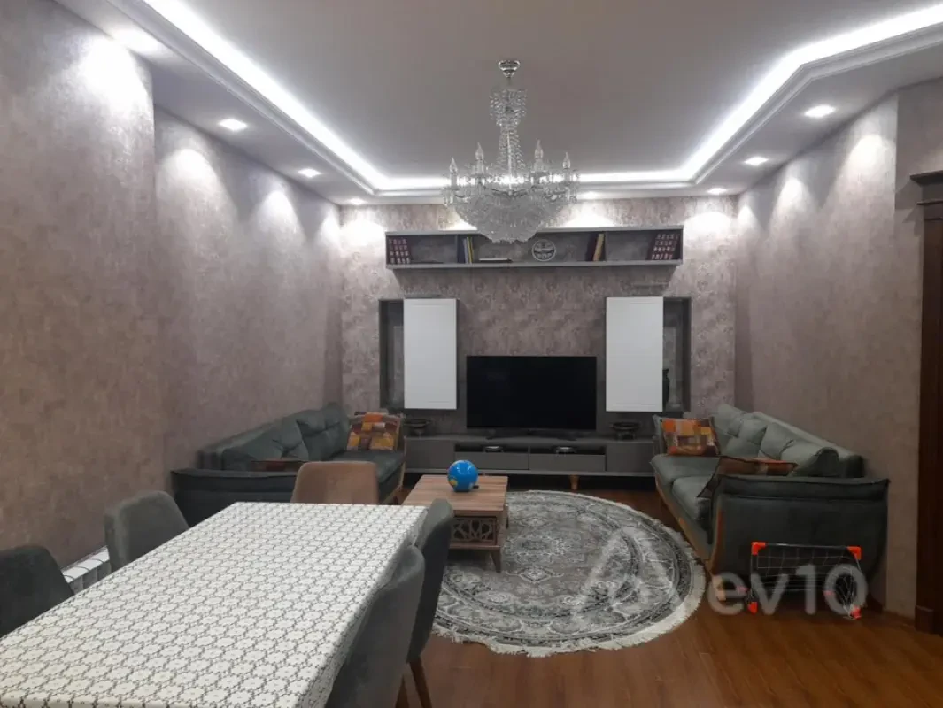 Kirayə verilir 3 otaqlı yeni tikili 110 m²