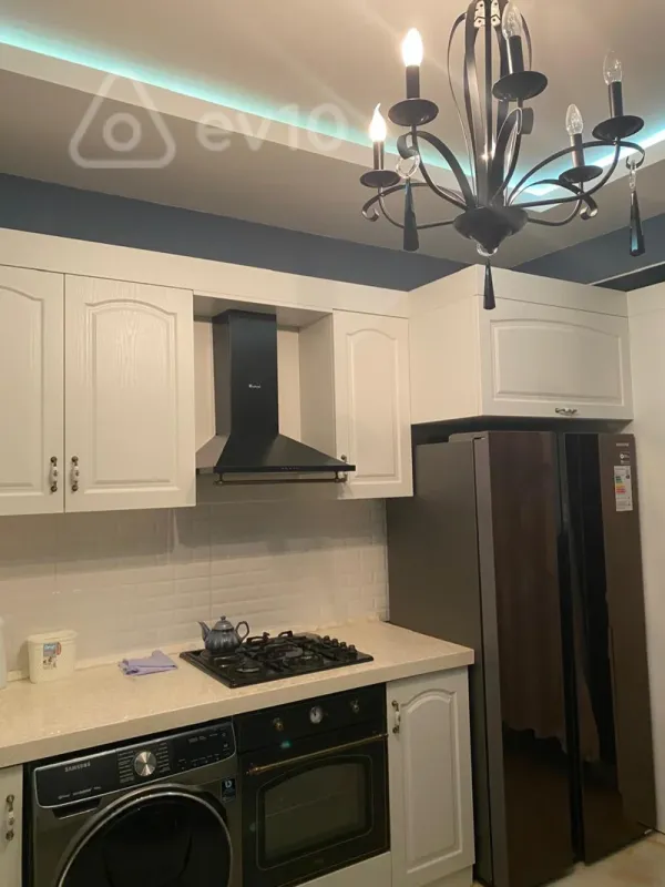 Kirayə verilir 3 otaqlı yeni tikili 145 m²