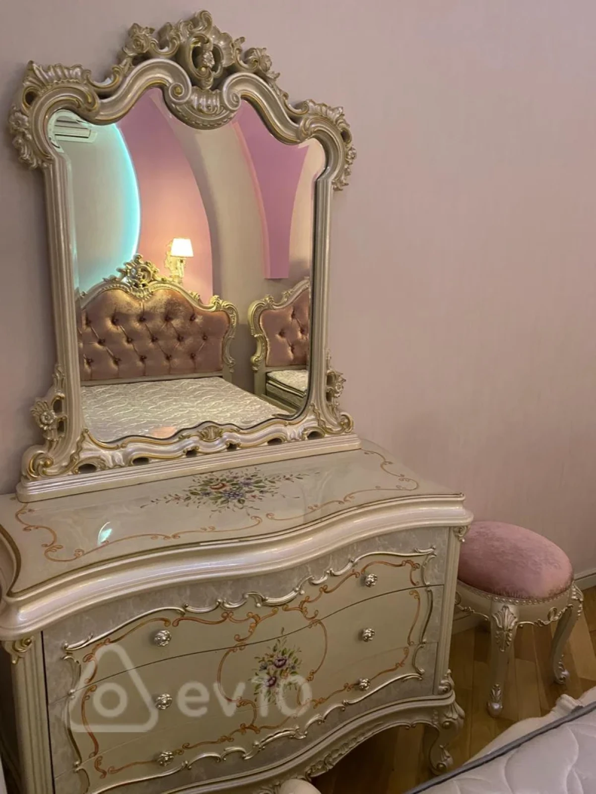 Kirayə verilir 3 otaqlı yeni tikili 145 m²