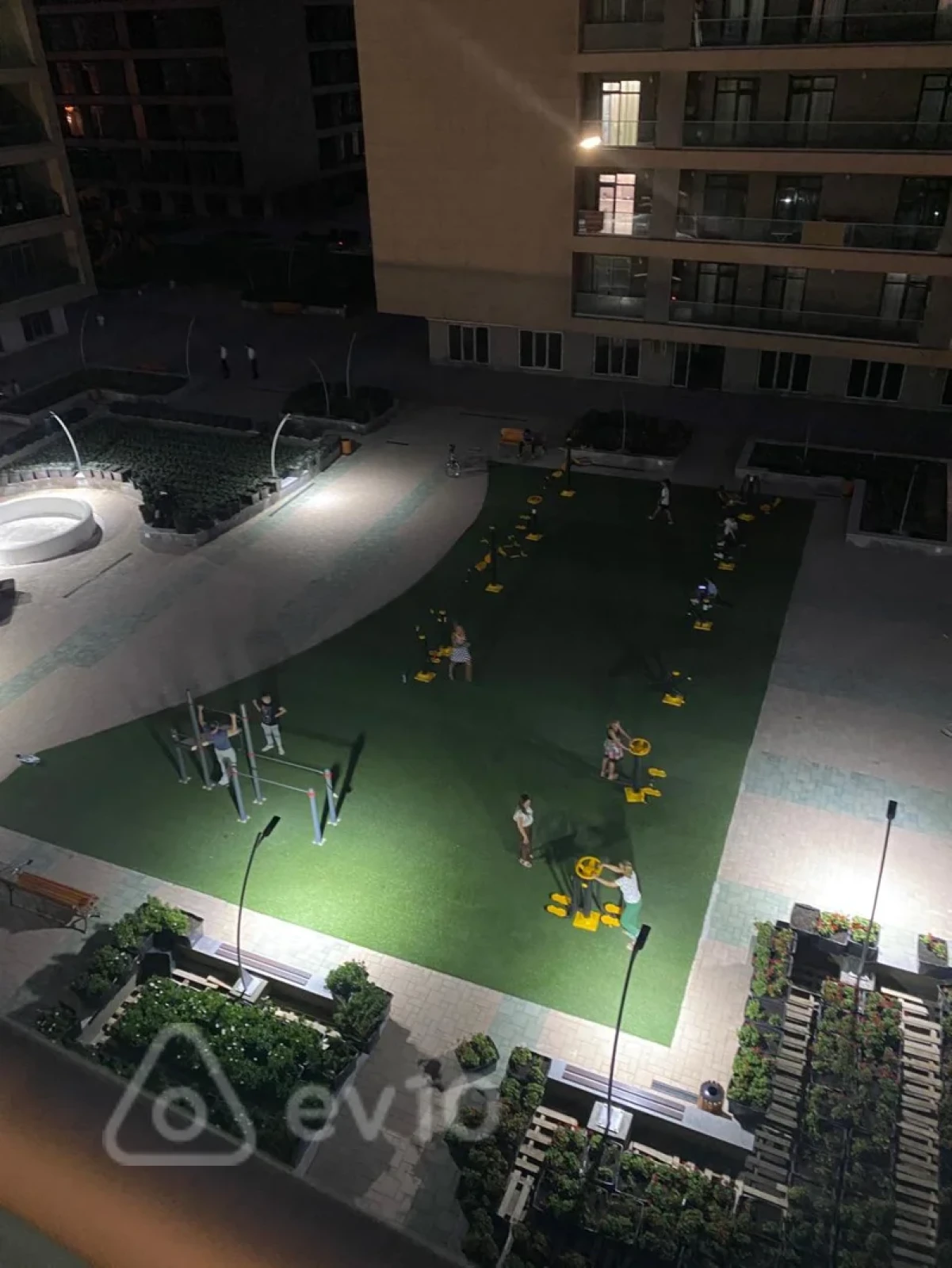 Kirayə verilir 3 otaqlı yeni tikili 145 m²