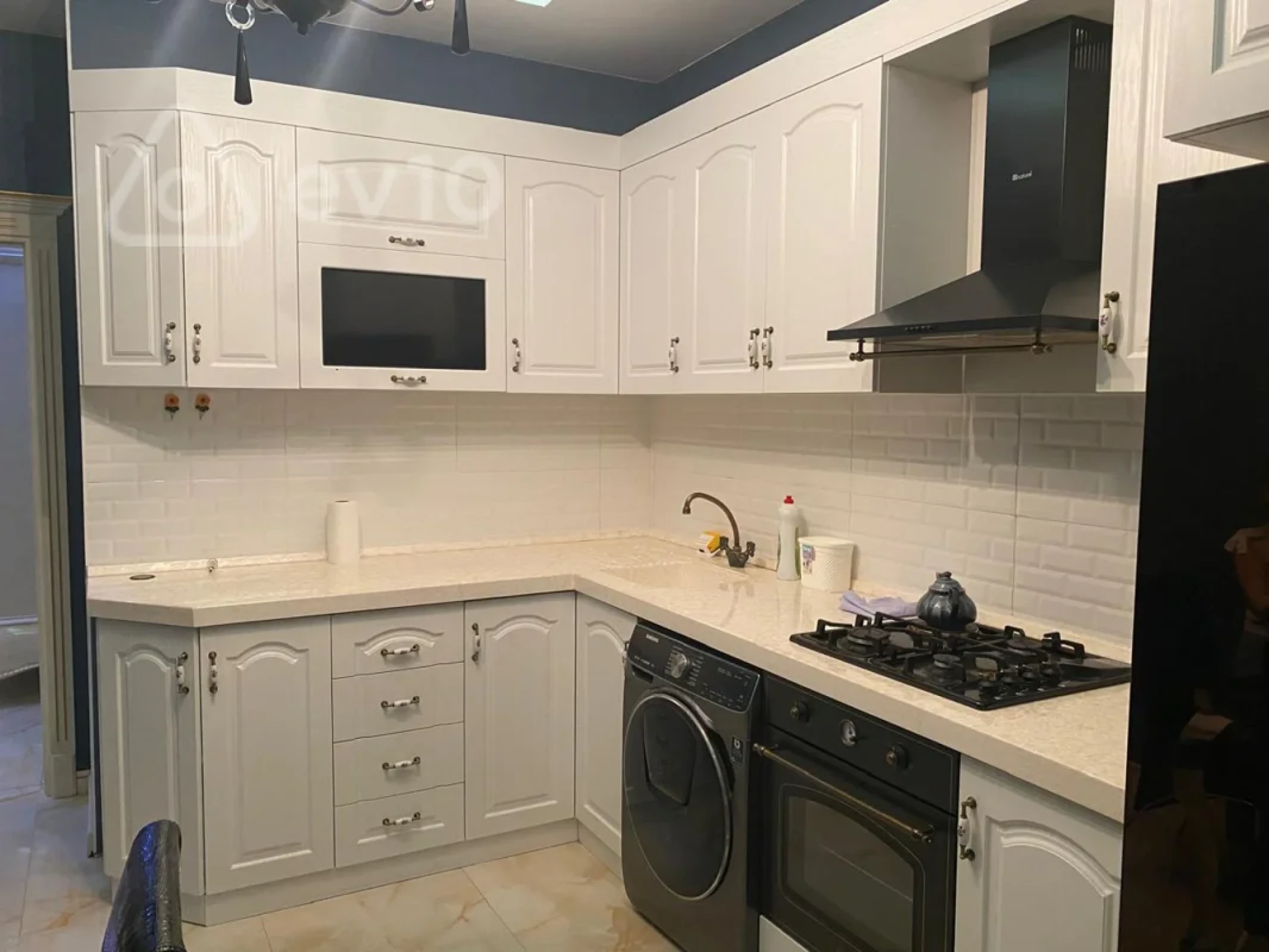 Kirayə verilir 3 otaqlı yeni tikili 145 m²