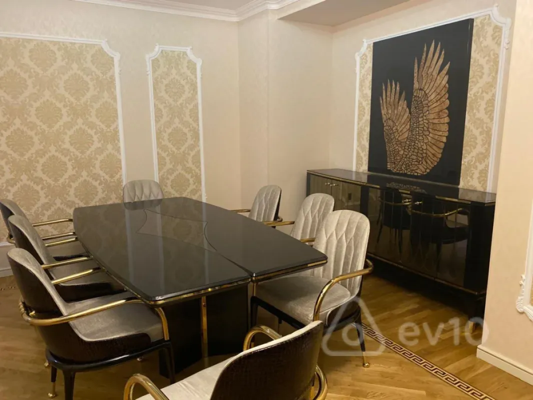 Kirayə verilir 3 otaqlı yeni tikili 145 m²