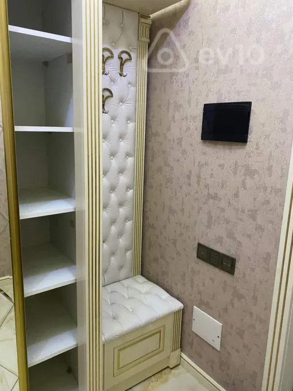 Kirayə verilir 3 otaqlı yeni tikili 145 m²
