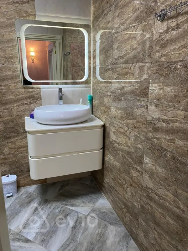 Kirayə verilir 3 otaqlı yeni tikili 145 m²