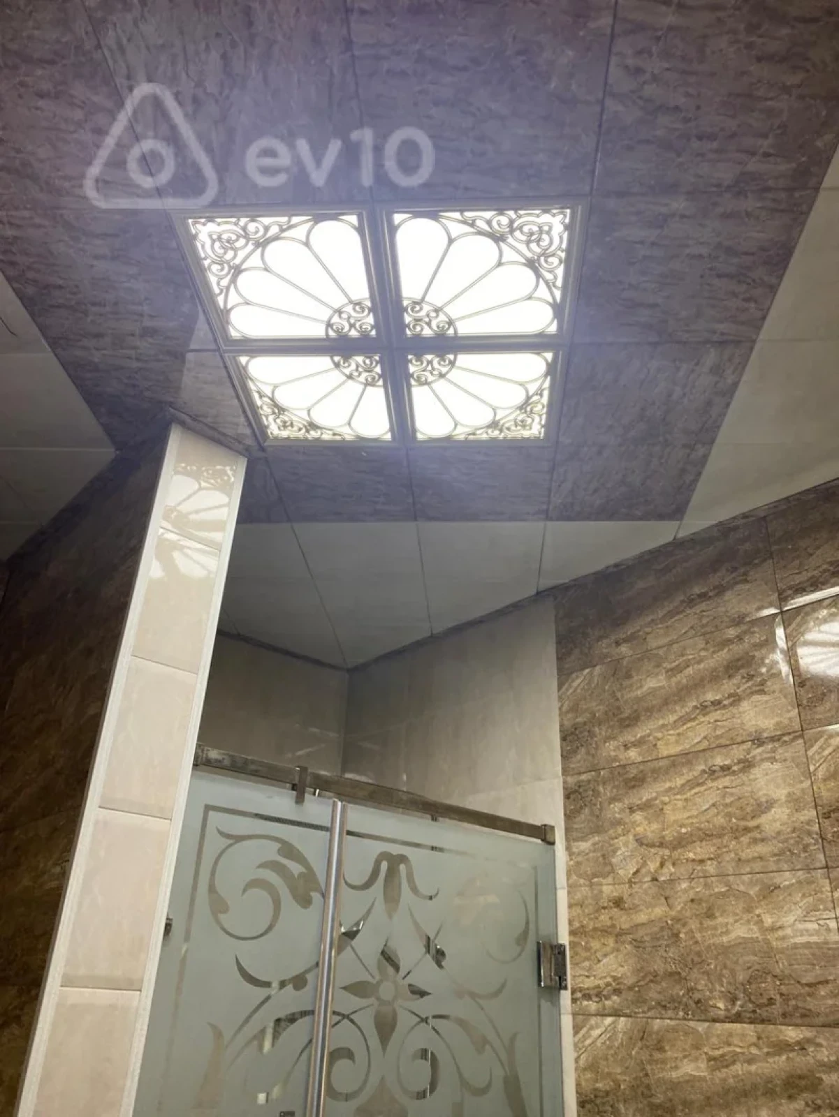 Kirayə verilir 3 otaqlı yeni tikili 145 m²