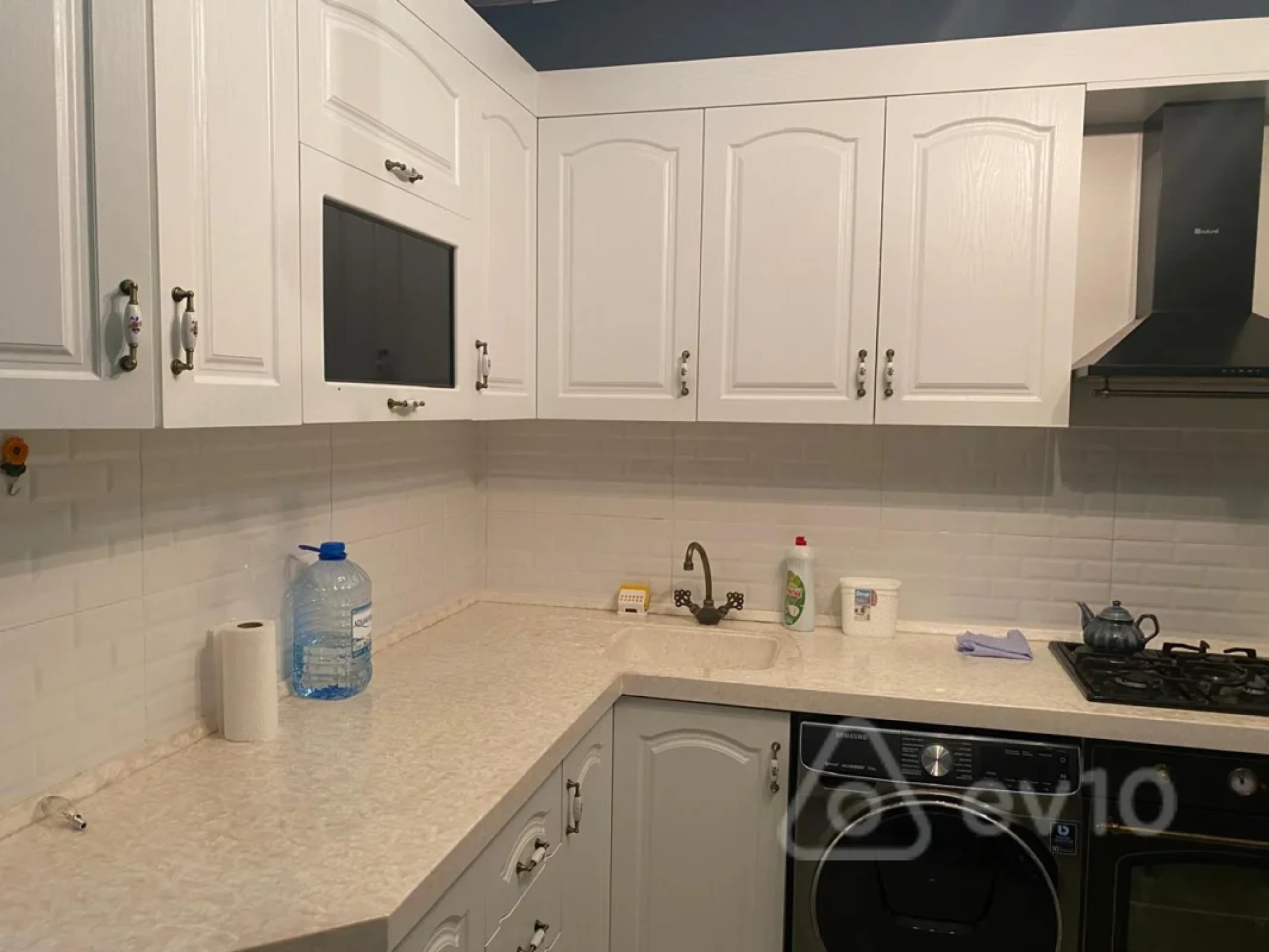 Kirayə verilir 3 otaqlı yeni tikili 145 m²