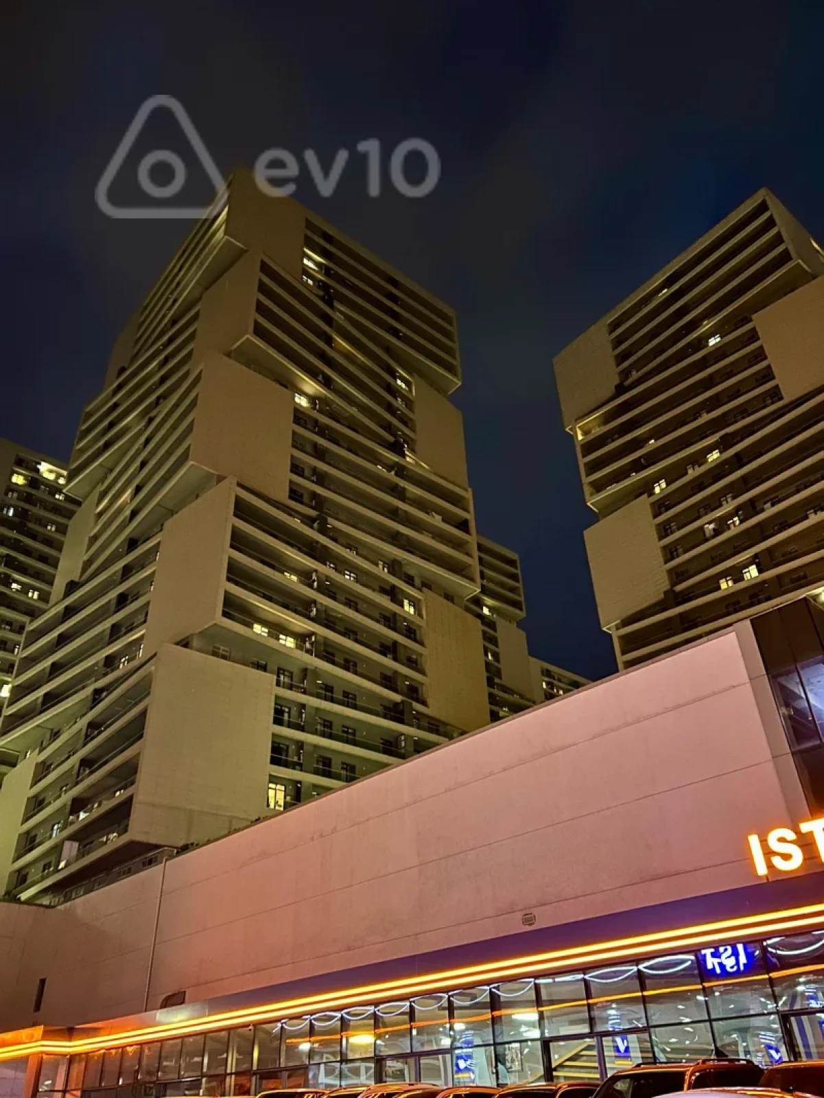 Kirayə verilir 3 otaqlı yeni tikili 145 m²