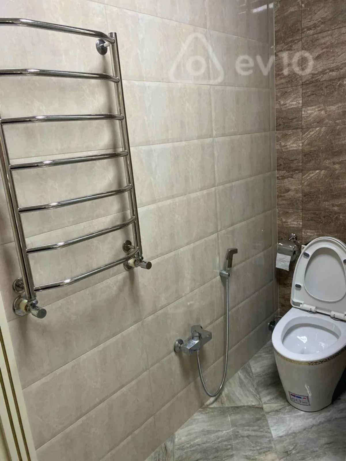 Kirayə verilir 3 otaqlı yeni tikili 145 m²