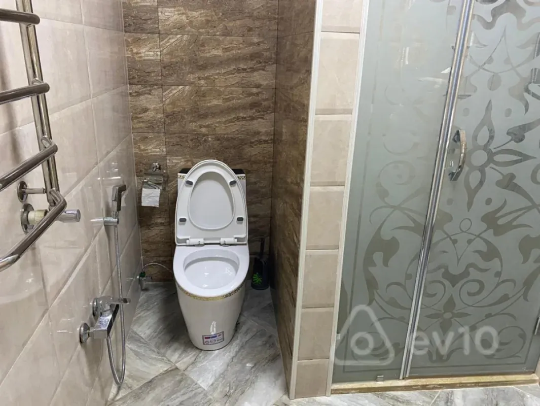 Kirayə verilir 3 otaqlı yeni tikili 145 m²