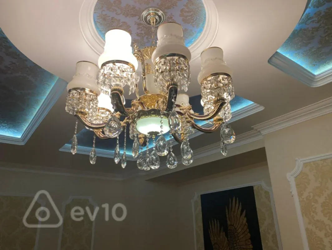 Kirayə verilir 3 otaqlı yeni tikili 145 m²