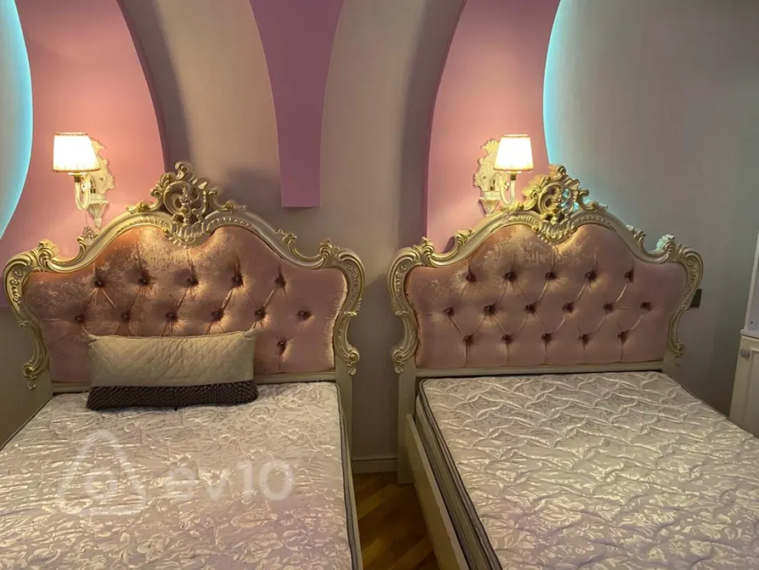 Kirayə verilir 3 otaqlı yeni tikili 145 m²