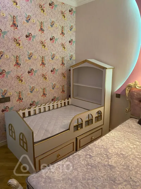 Kirayə verilir 3 otaqlı yeni tikili 145 m²