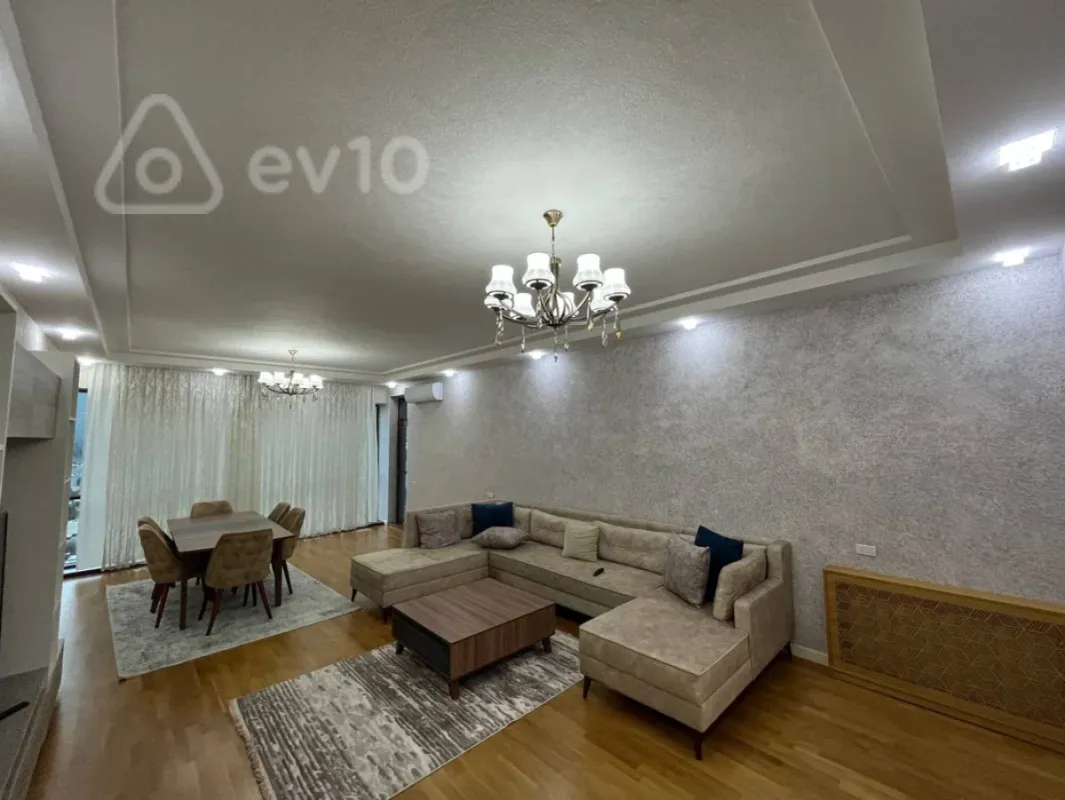 Kirayə verilir 4 otaqlı yeni tikili 240 m²