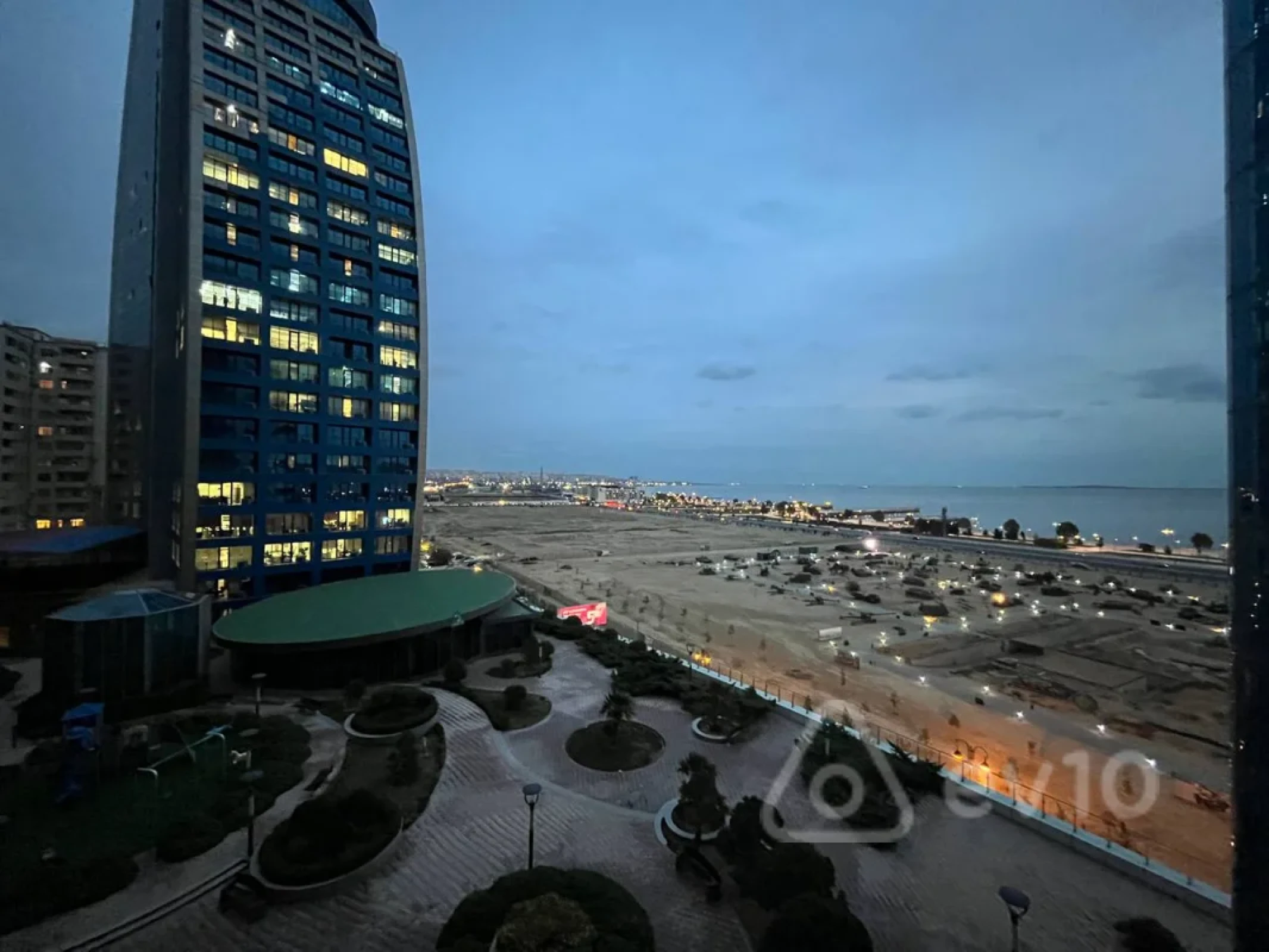 Kirayə verilir 4 otaqlı yeni tikili 240 m²