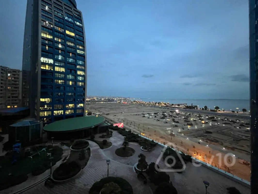 Kirayə verilir 4 otaqlı yeni tikili 240 m²