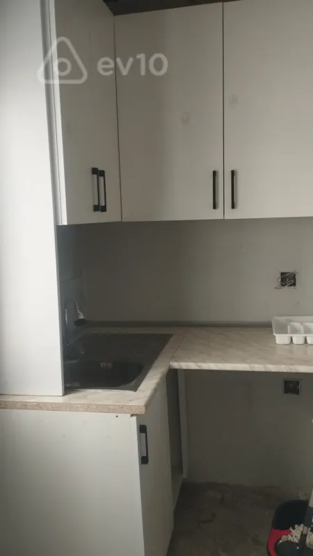 Kirayə verilir 1 otaqlı köhnə tikili 21 m²