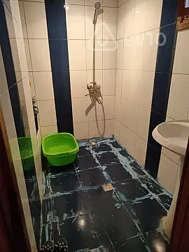 Kirayə verilir 3 otaqlı köhnə tikili 65 m²