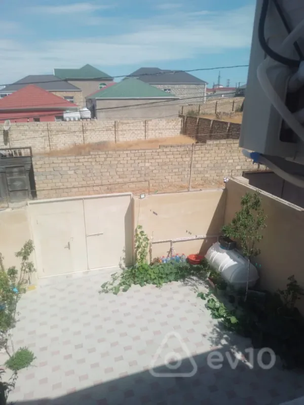 Satılır 4 otaqlı həyət evi 120 m²