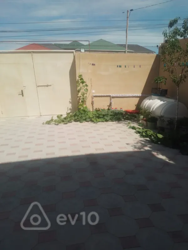 Satılır 4 otaqlı həyət evi 120 m²