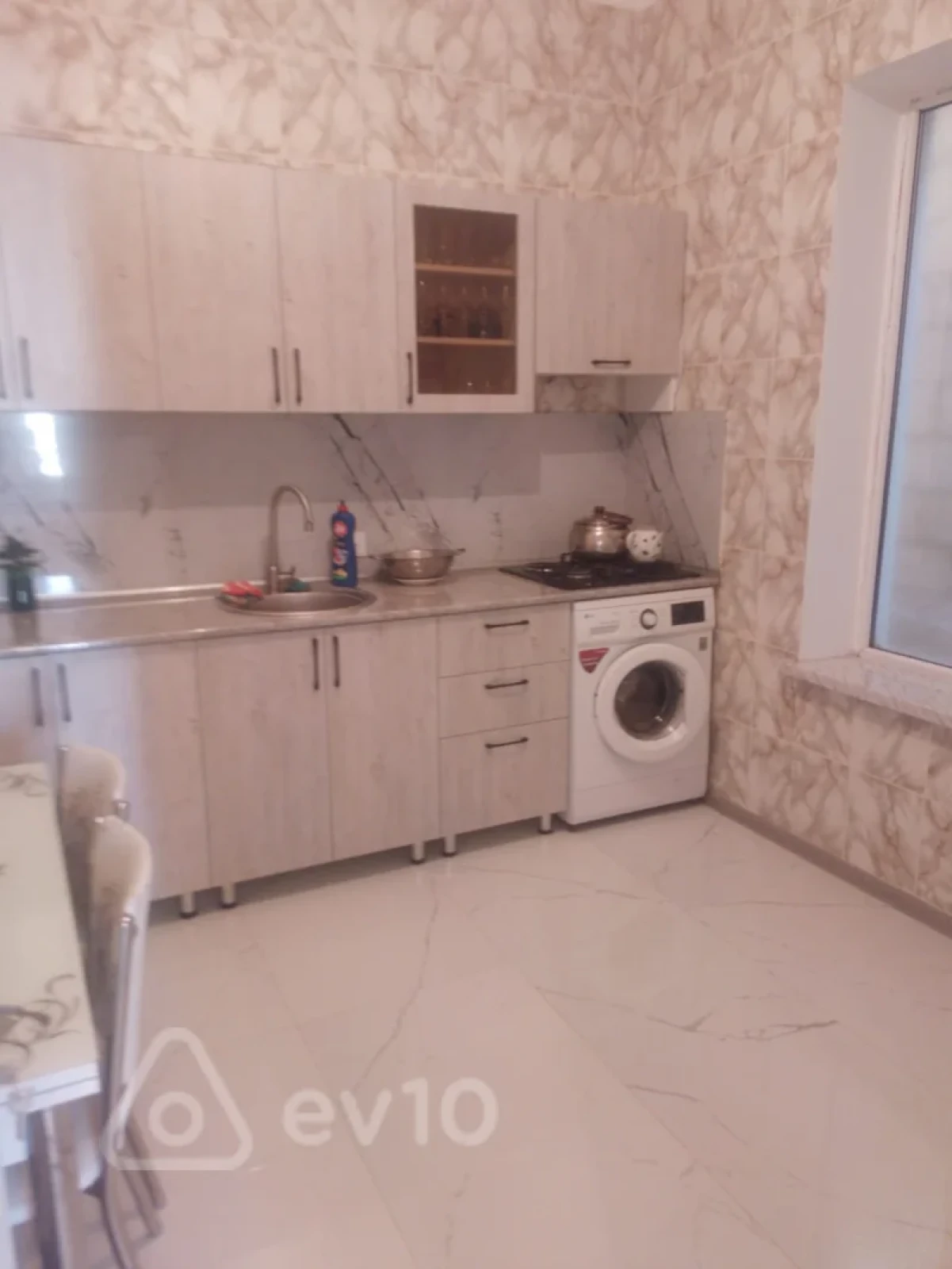Satılır 4 otaqlı həyət evi 120 m²
