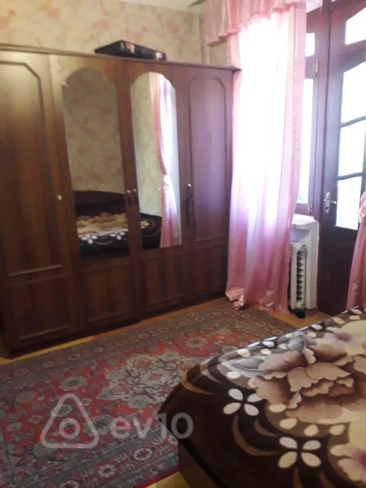 Kirayə verilir 3 otaqlı köhnə tikili 80 m²