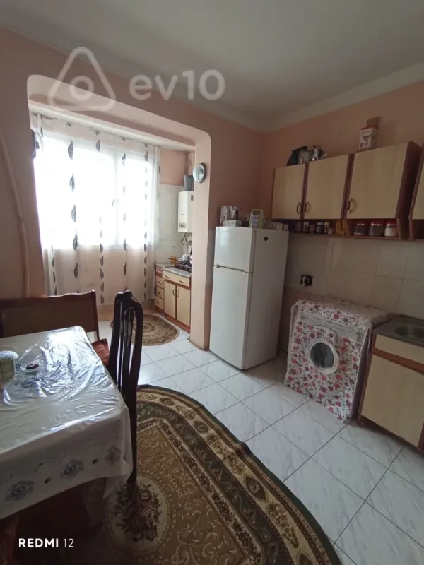 Kirayə verilir 3 otaqlı köhnə tikili 80 m²