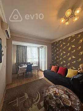 Kirayə verilir 2 otaqlı köhnə tikili 65 m²