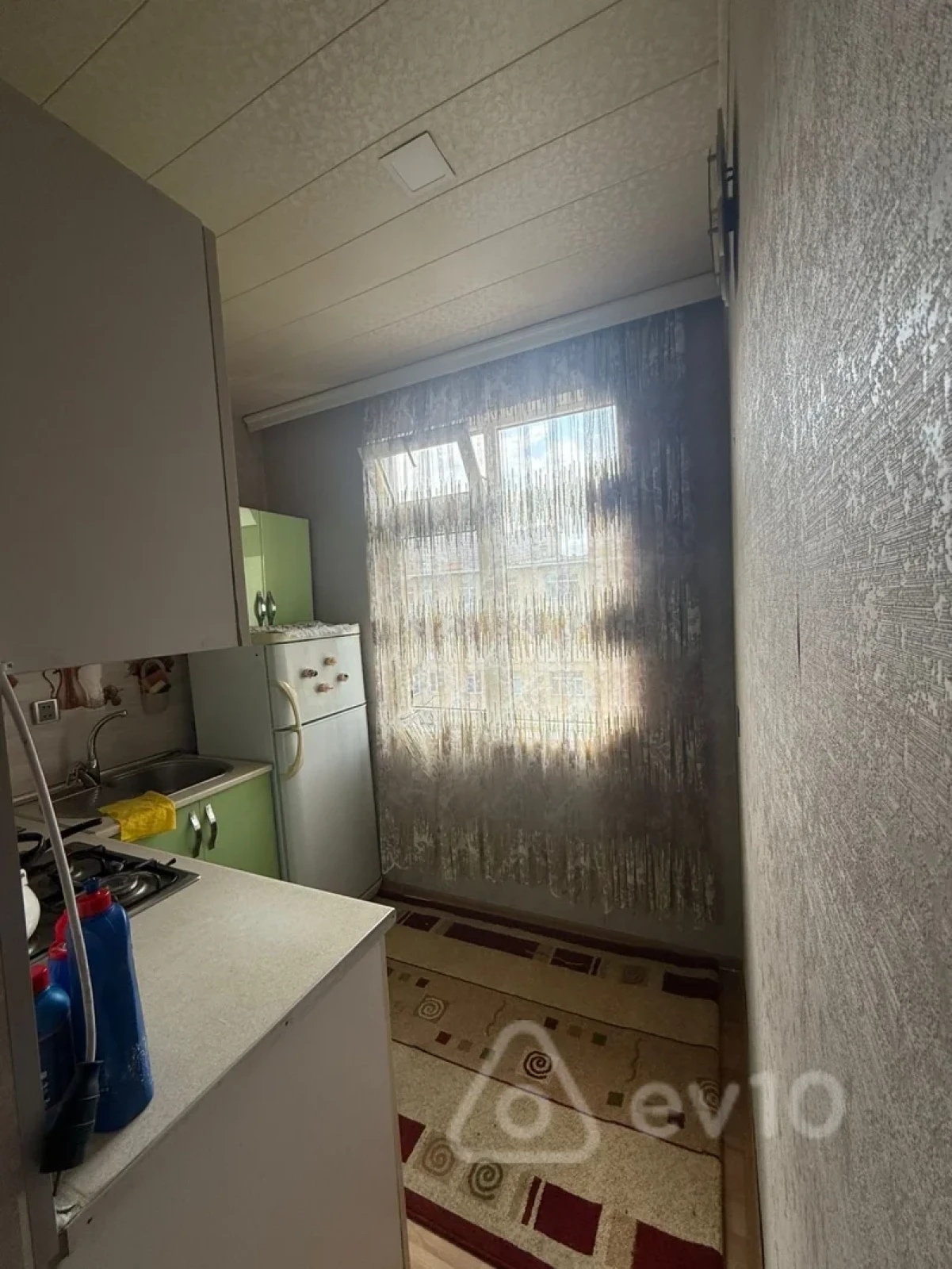 Kirayə verilir 2 otaqlı köhnə tikili 65 m²