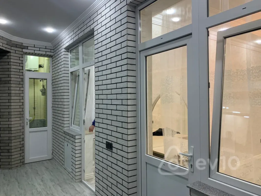 Kirayə verilir 2 otaqlı yeni tikili 65 m²