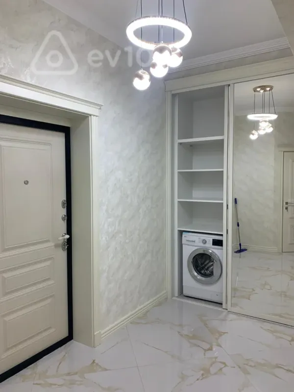 Kirayə verilir 2 otaqlı yeni tikili 65 m²