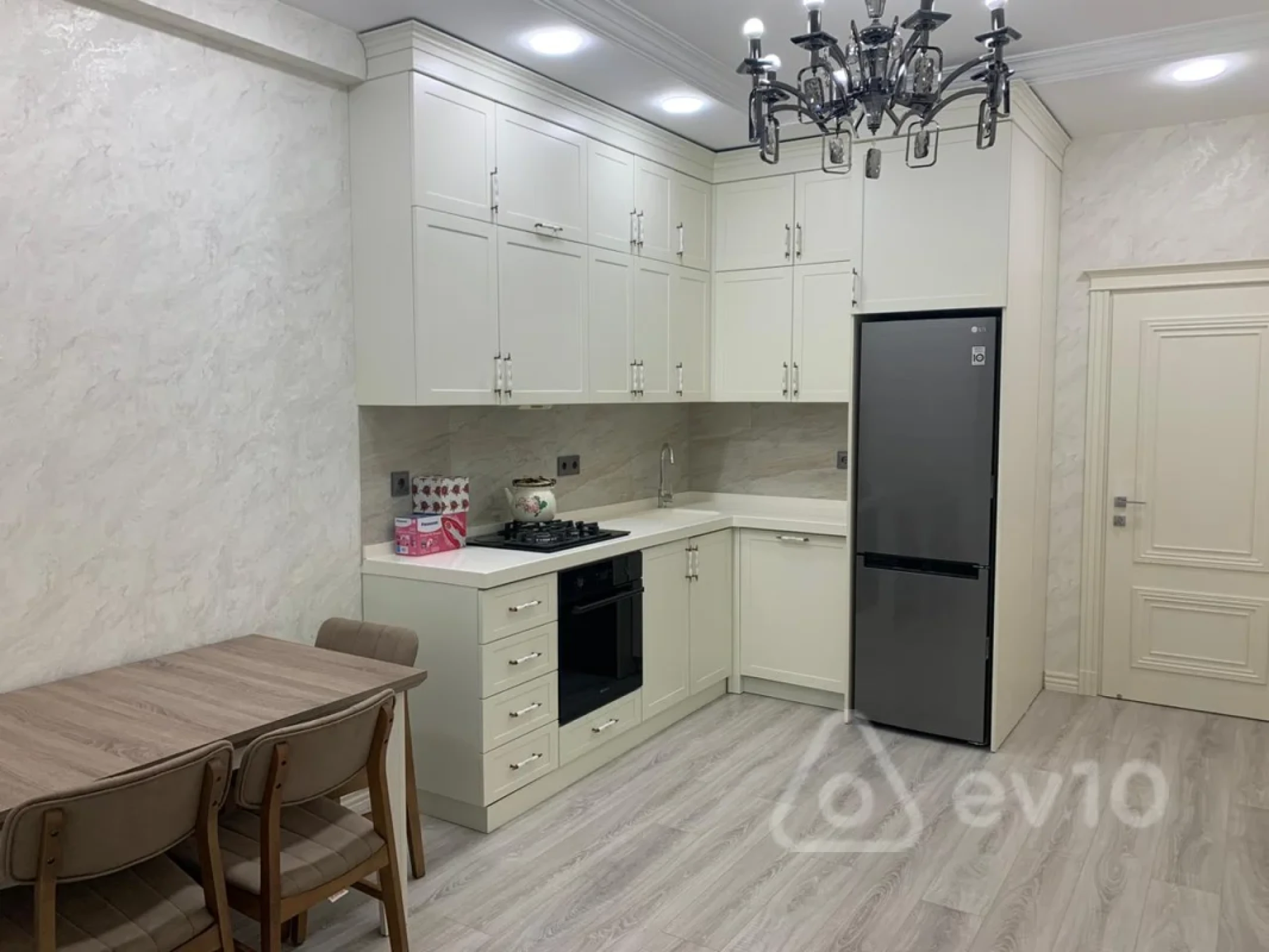 Kirayə verilir 2 otaqlı yeni tikili 65 m²